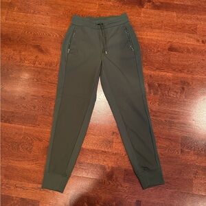 Athleta Headlands Hybrid Dark Green Jogger Pants Size 2